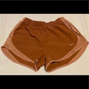 NIKE TEMPO SHORTS Size M